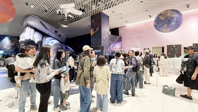 “여의도 한복판에 우주가 떴다!”… 고흥 우주항공축제 더현대 팝업 4만 명 ‘대성황’