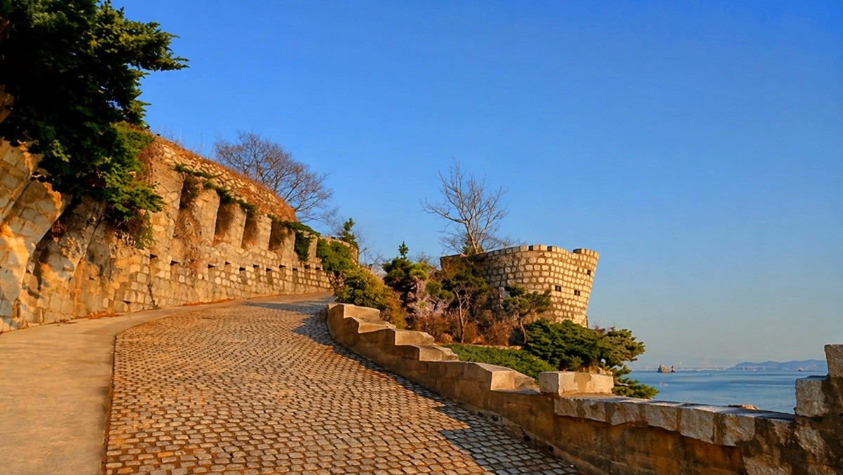 거제 매미성. 기사 내용 토대로 AI툴 활용해 제작한 자료사진.