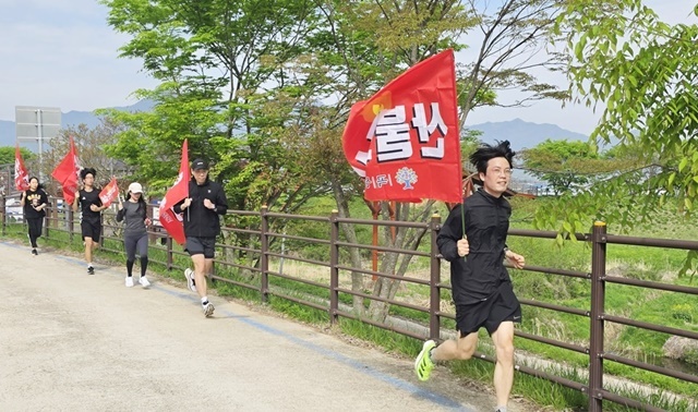 “봄바람 가르며 달린다” 곡성군, 두 발로 쓴 ‘녹색 호위무사’ 캠페인 펼쳐