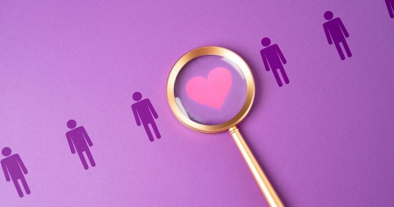 온라인 데이트에서 중매 / 셔터스톡