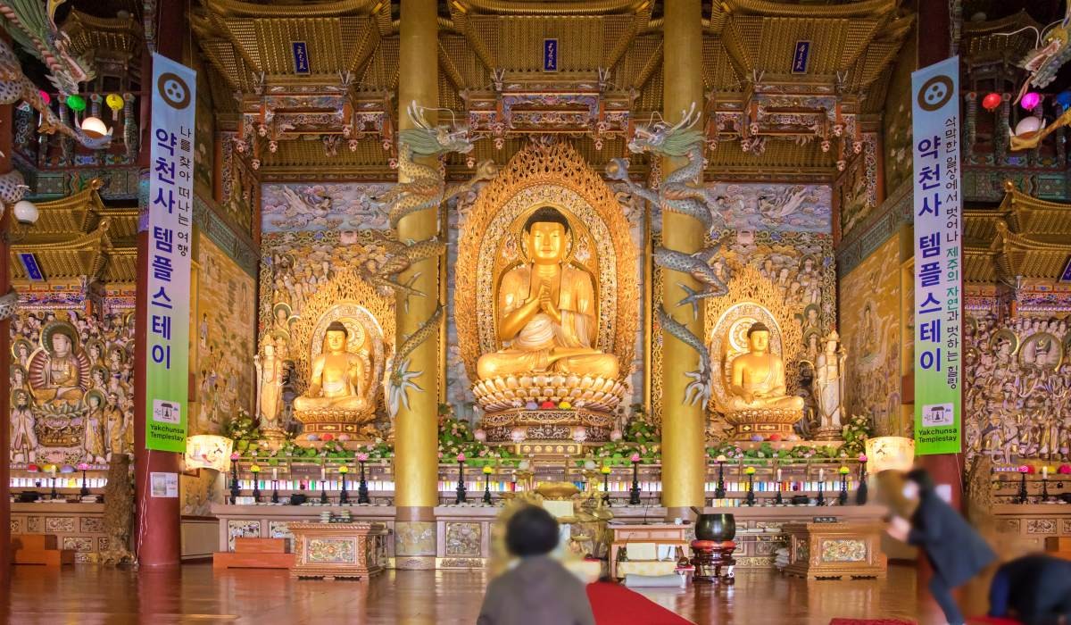 약천사 대적광전 내부 / 뉴스1