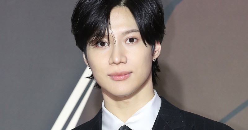 Taemin Posing for a Photo at an Event  / News1