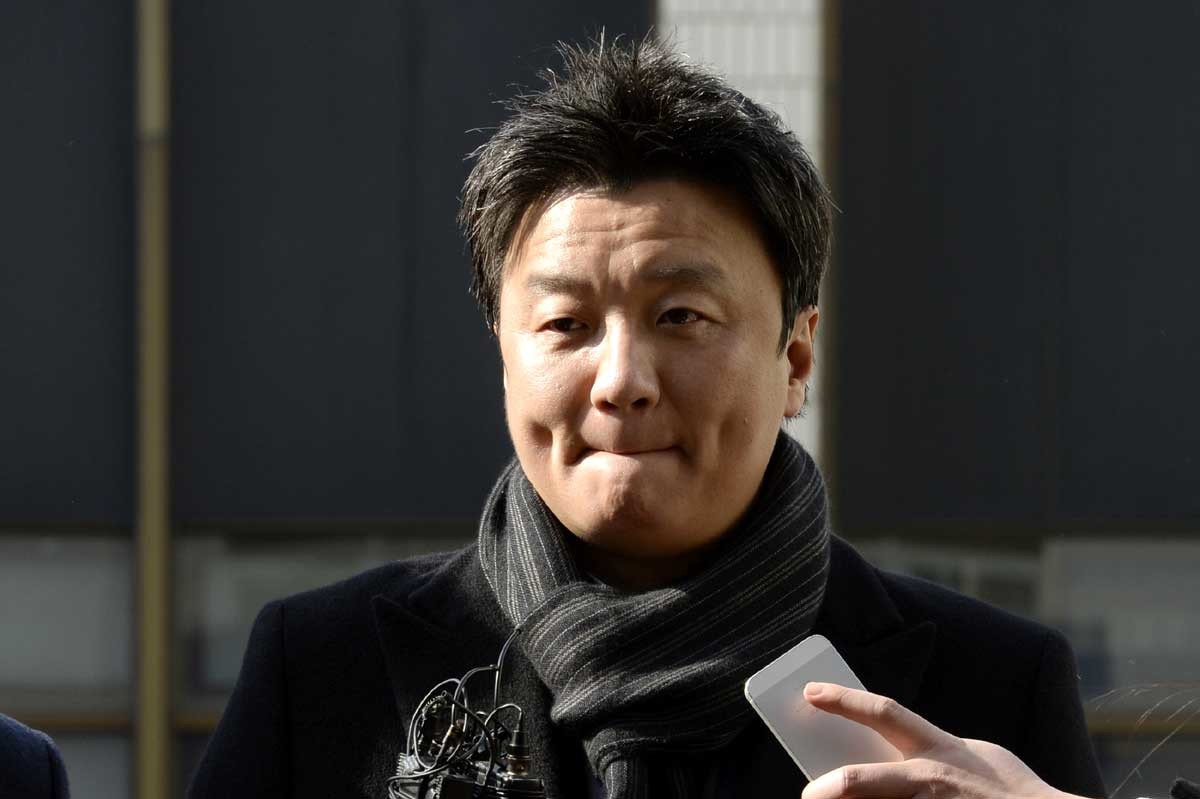 임우재 전 삼성전기 상임고문이 지난 2016년 경기 성남시 수원지법 성남지원에서 이부진 호텔신라 사장과의 이혼소송 1심 판결에 불복, 항소장을 제출하기 위해 입장하고 있다. / 뉴스1