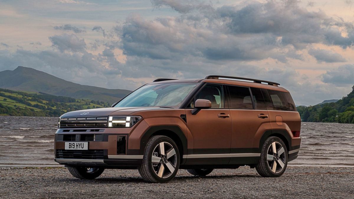 2~30대가 최근 한달간 가장 많이 산 '현대차'…3위 쏘나타, 2위 싼타페, 1위는 역시나   