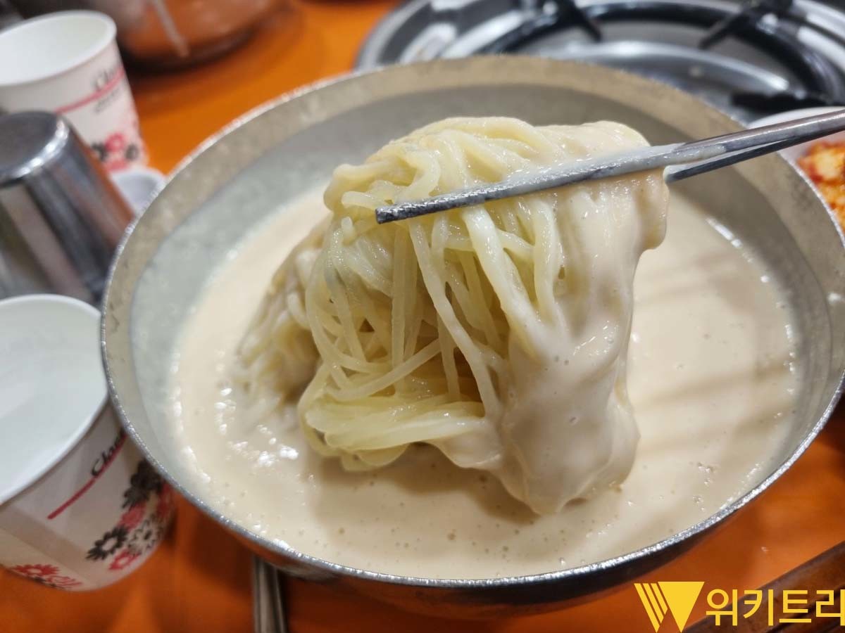 진주회관 콩국수 면. / 위키트리