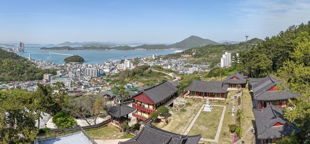 “바다 품은 산사에서 마음의 짐을 내려놓다”… 완도군, 신흥사 ‘천년 사찰 명상 관광’ 선정 쾌거