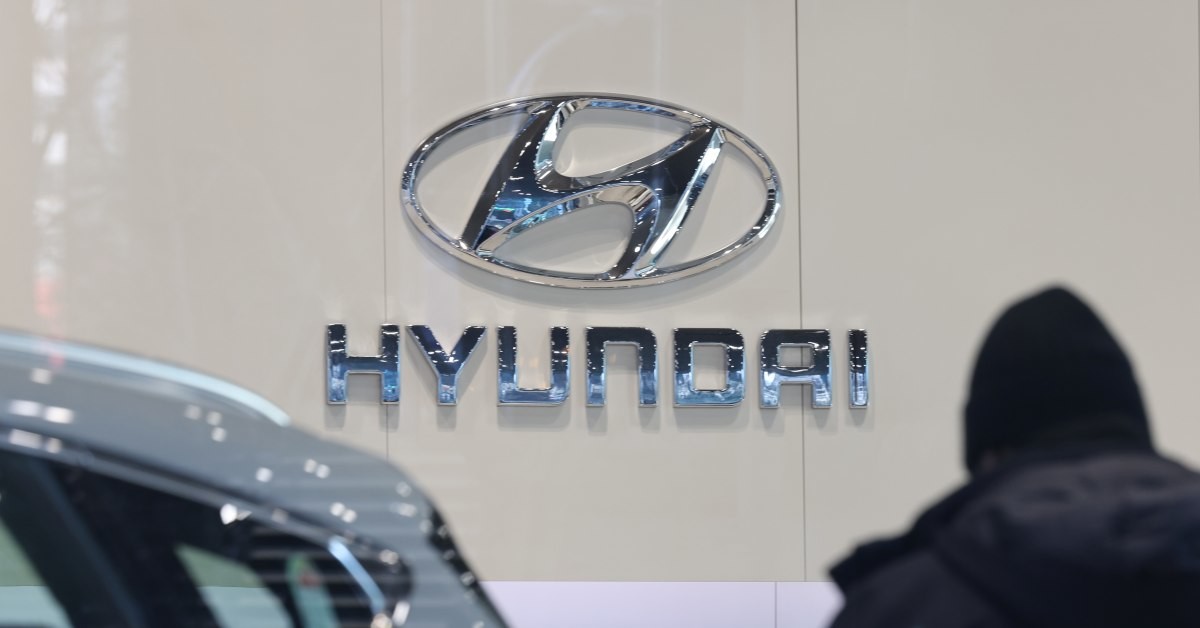 현대자동차의 '캐스퍼 일렉트릭(유럽명 인스터)'이 독일 자동차 전문 매체 '아우토빌트'의 소형 전기차 비교 평가에서 전 항목 1위를 휩쓸며, 종합 우승을 거뒀다고 현대차가 23일 밝혔다.  현대차 로고. / 연합뉴스