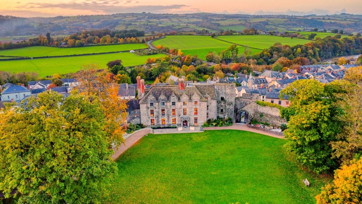 헤이온와이. / Aidan M Gibson-shutterstock.com