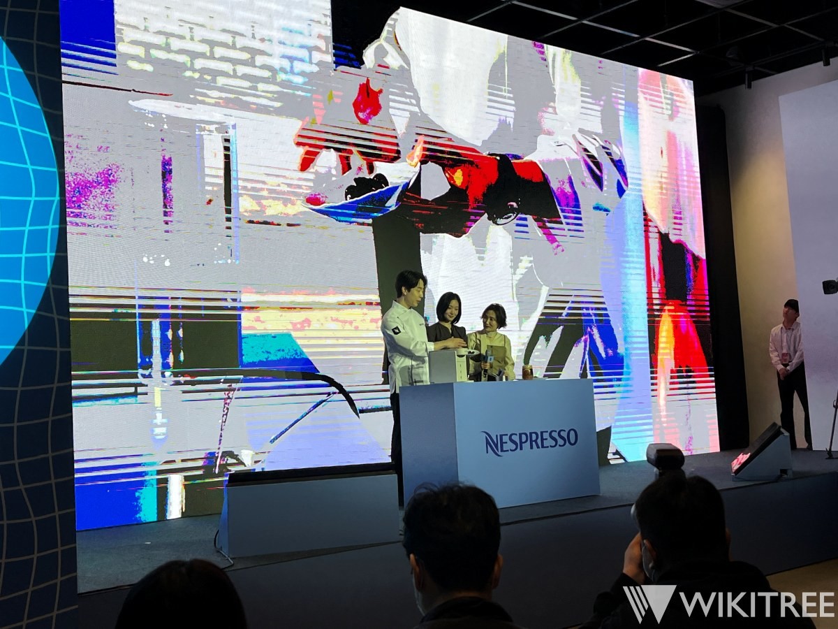 네스프레소 행사장에 참석한 손종원 셰프, 김고은 배우, 박경림 MC (왼쪽부터) / 위키트리