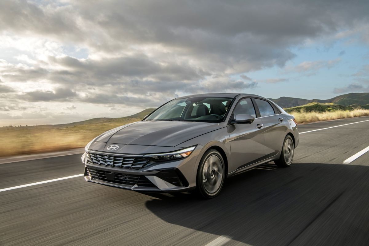 2030 세대가 최근 한 달간 가장 많이 선택한 아반떼. 자료사진. / 현대차 제공