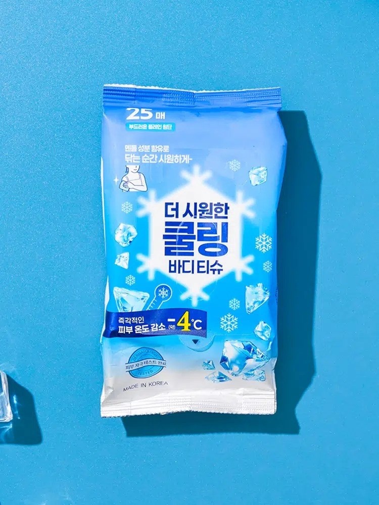 피부 온도를 빠르게 낮춰주는 쿨링 바디티슈 제품으로, 무더운 날씨에도 상쾌함을 유지할 수 있어 외국인 관광객들 사이에서도 인기가 높다. / 다이소 공식 홈페이지
