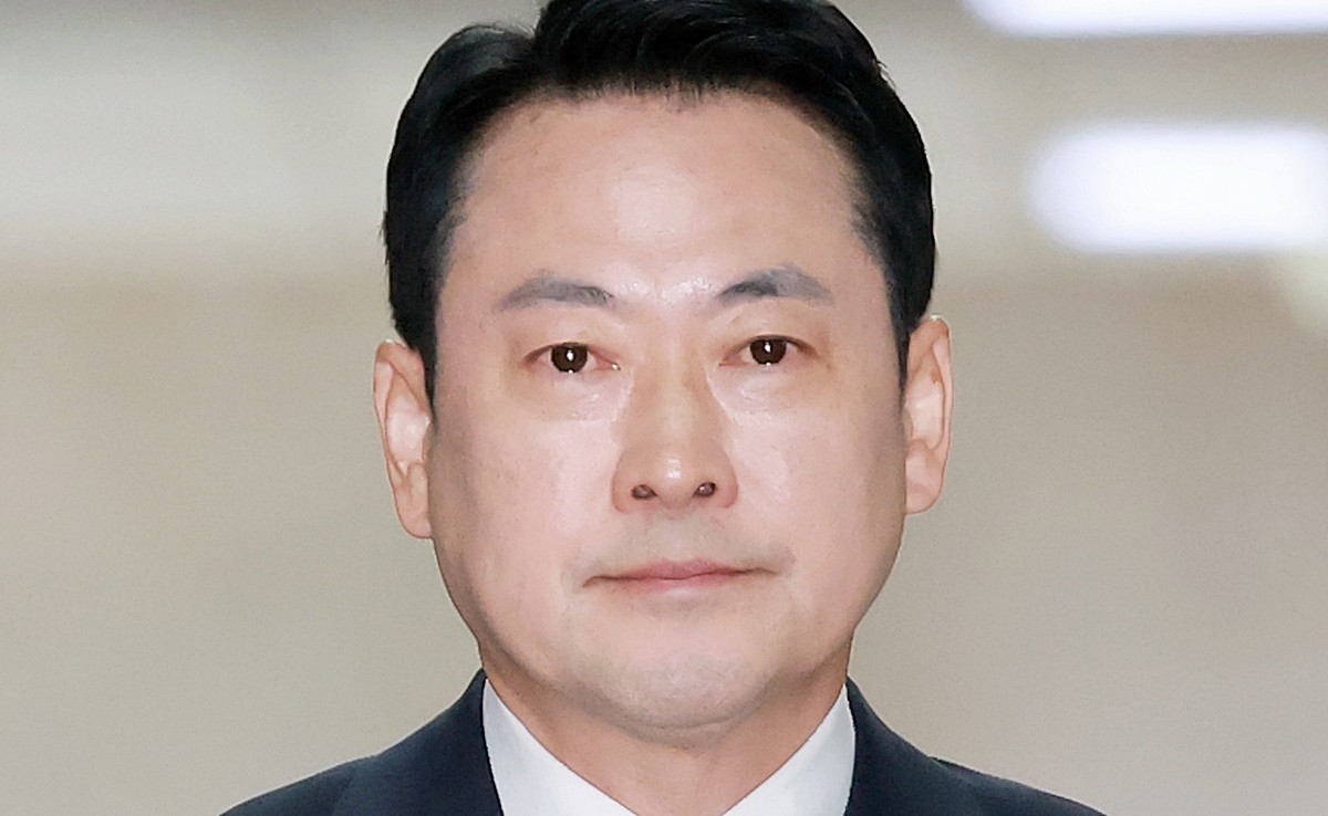 장동혁 국민의힘 대표 자료 사진. 장동혁 대표는 24일 서울 여의도 국회에서 기자간담회를 열어 당 일각에서 제기된 사퇴 요구에 대한 입장을 묻자 '지지율과 관련, 제 거취 내지 사퇴에 대한 얘기가 있는데 지선(지방선거)이 40일 남았다'라며 '지선을 40일 앞둔 시점에 당 대표에서 물러나는 것이 당 대표로서의 책임을 진정 다하는 것인지, 그것이 진정 지선 승리에 도움되는 것인지 여러 고민하겠다'라고 말했다. / 연합뉴스