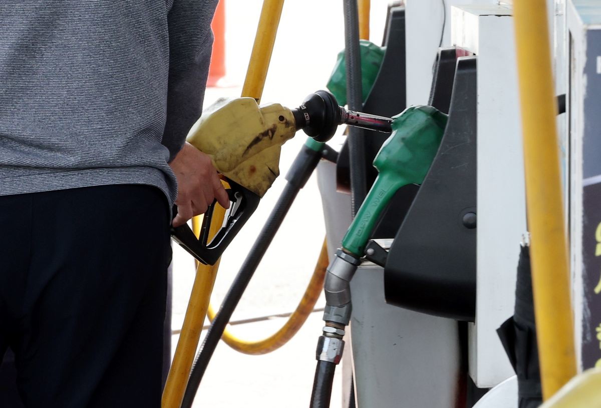 주유소 풍경. 자료사진. / 뉴스1