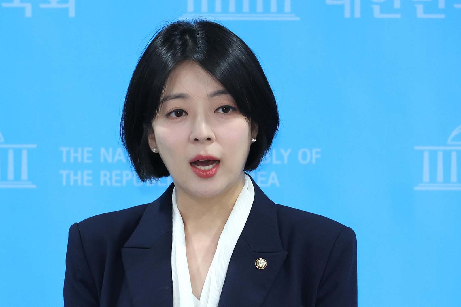 배현진 국민의힘 의원이 24일 서울 여의도 국회 소통관에서 장동혁 대표의 기자회견에 대한 입장을 밝히고 있다. / 뉴스1