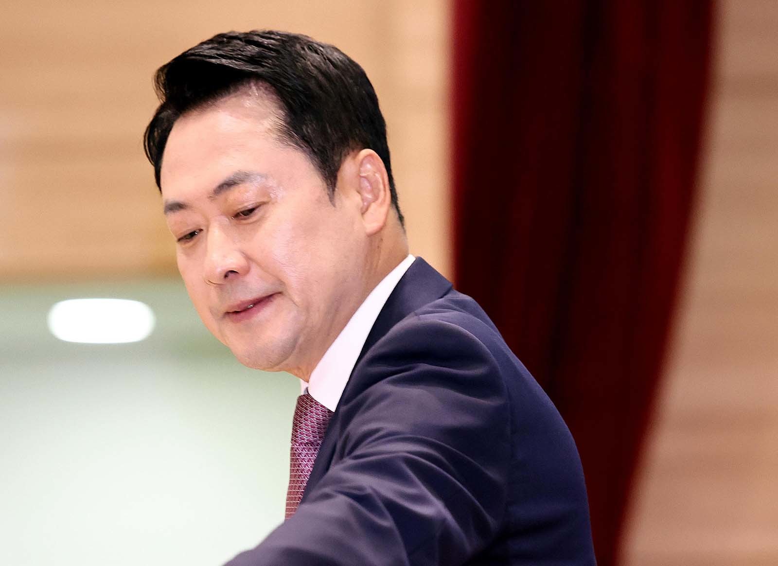 국민의힘 지지율 '15%' 쇼크… 서정욱 변호사 “아니다, 40%다” 주장