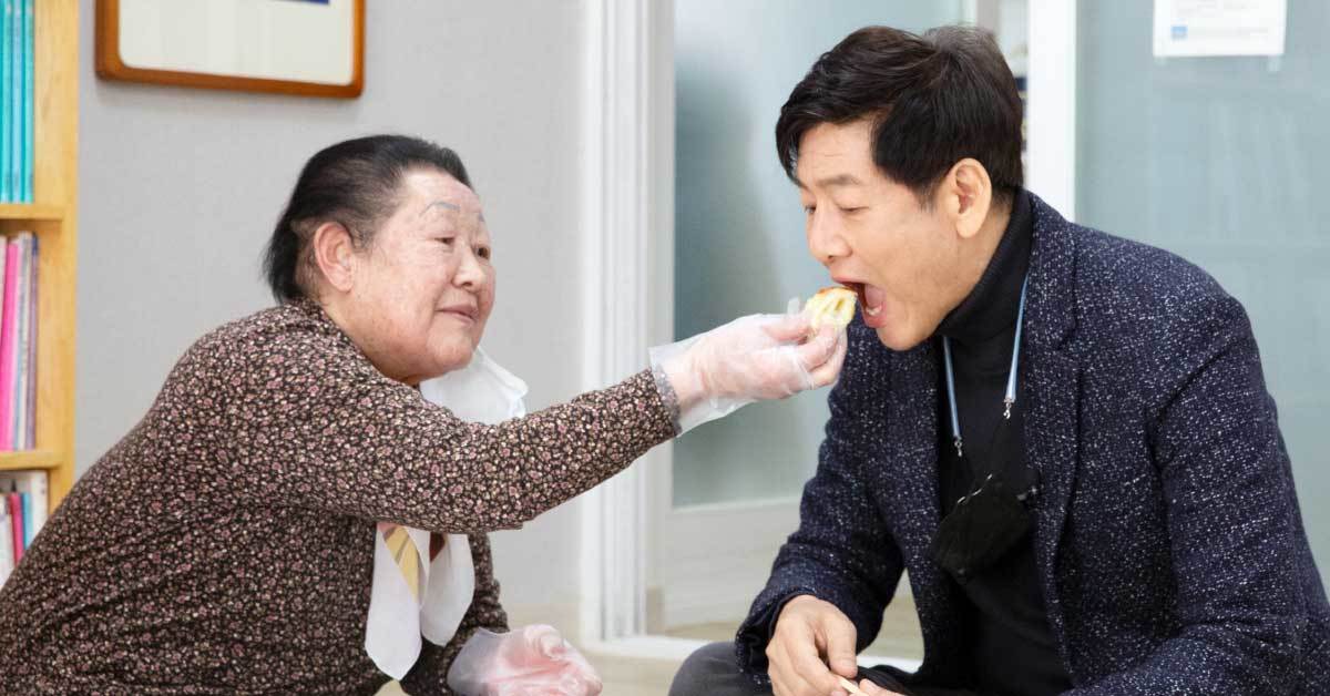 40대에 성균관대 입학해 수석 졸업, 50대에 교수 된 개그맨 근황