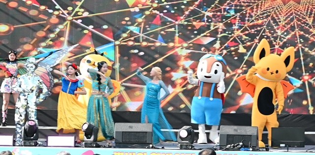 축제의 대표 콘텐츠인 ‘나비 판타지아 퍼레이드’가 펼쳐졌다. / 노해섭 기자