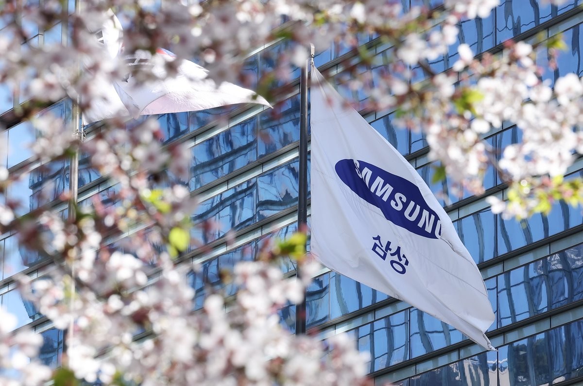 삼성전자 자료 사진. 최근 직장인 익명 커뮤니티 블라인드에는 '8시간만 일하는 직원들이랑은 나아갈 수 없다'라는 제목으로 삼성전자 직원이 작성한 글이 올라와 주목받았다. / 뉴스1