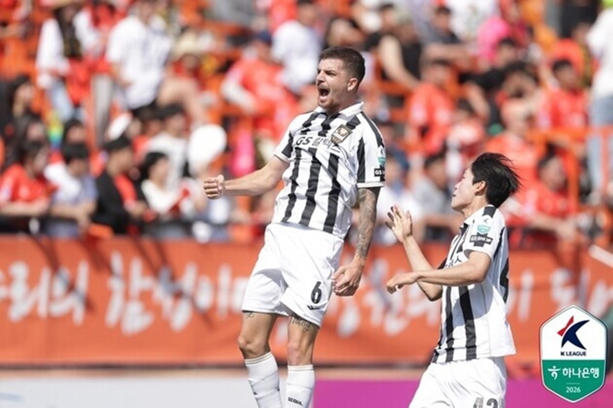 데뷔골을 넣은 바베츠(FC서울) / 한국프로축구연맹