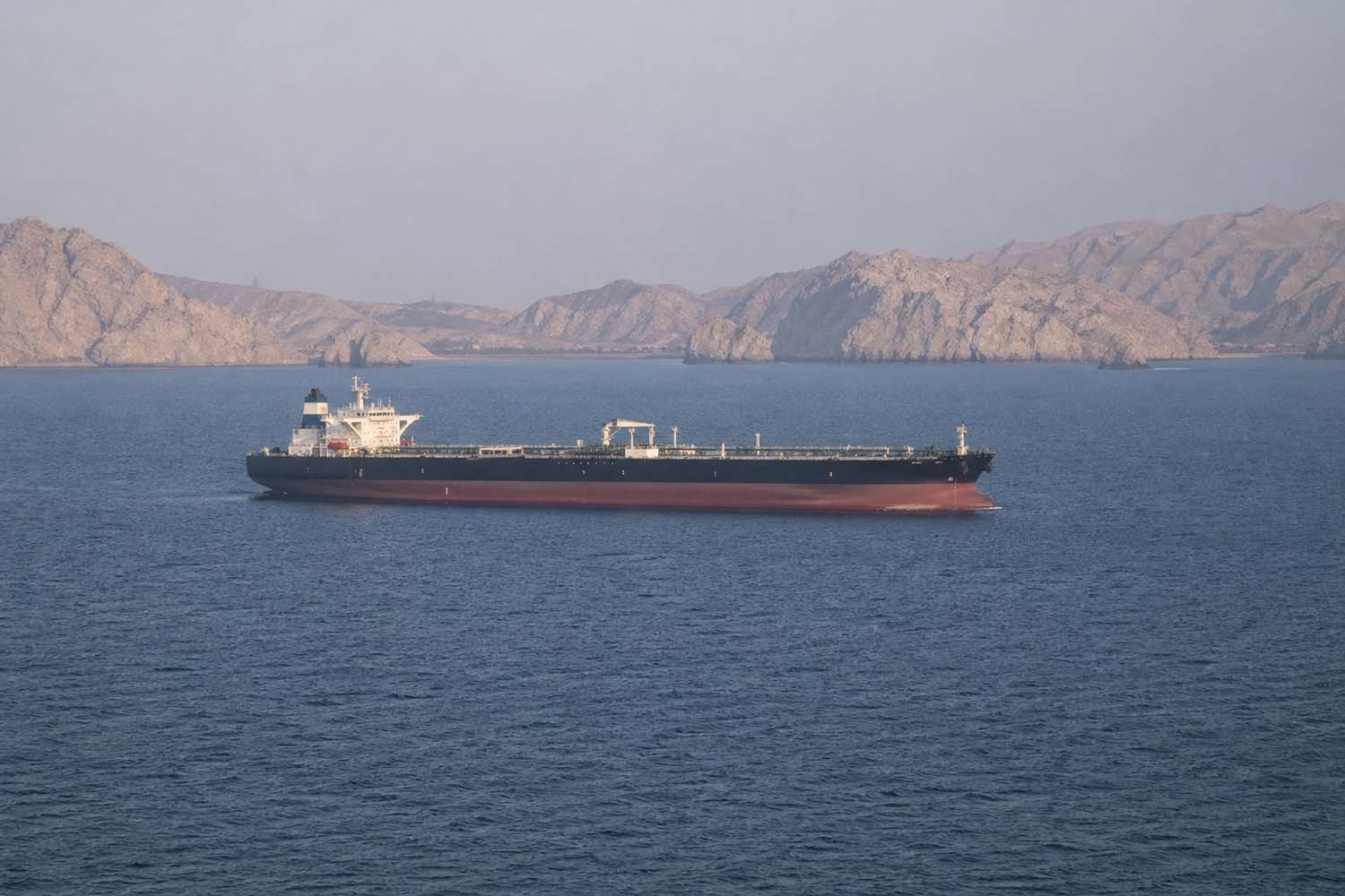 AI 툴로 제작한 호르무즈 해협 사진.