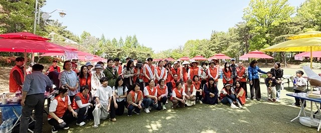 광주광역시 광산구자원봉사센터(이사장 박병기)는 25일 하남 경암근린공원 다목적운동장에서 ‘2026년 제1차 광산구 자원봉사 박람회’를  개최했다./ 광산구자원봉사센터