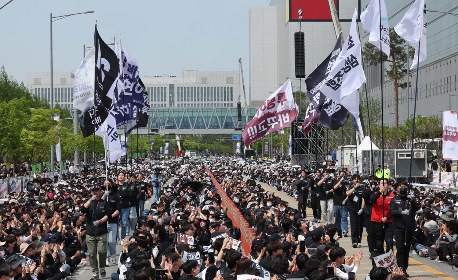 지난 23일 열린 삼성전자 노조 투쟁 결의대회. / 연합뉴스
