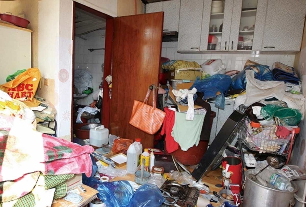 기사 이해를 돕기 위한 참고사진. 울산 남구 희망복지지원단은 저장에 대한 강박증으로 집안에 쓰레기를 모으고 있던 집에 대한 환경정비를 지원했다. / 뉴스1