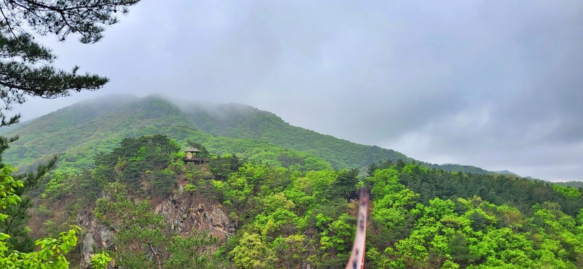 파주 감악산 / Caitlin Flint-Shutterstock.com