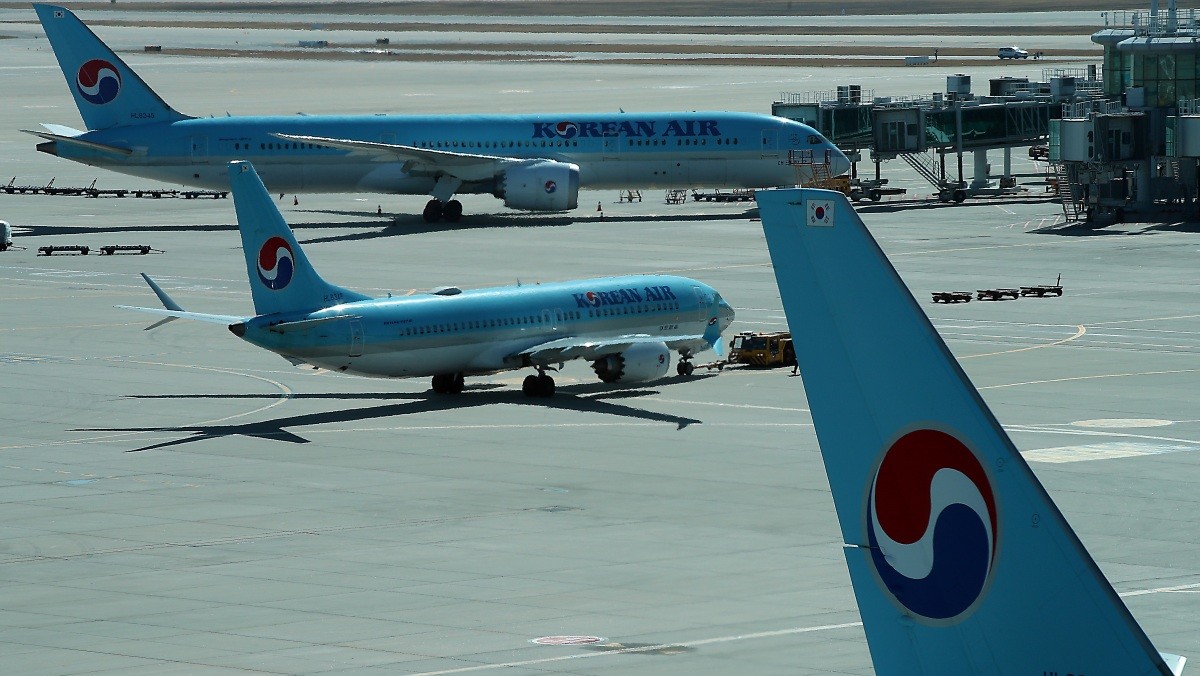 인천국제공항 전망대에서 바라본 계류장에 대한항공 항공기가 대기하고 있다. 기사의 이해를 돕기 위한 사진 / 뉴스1
