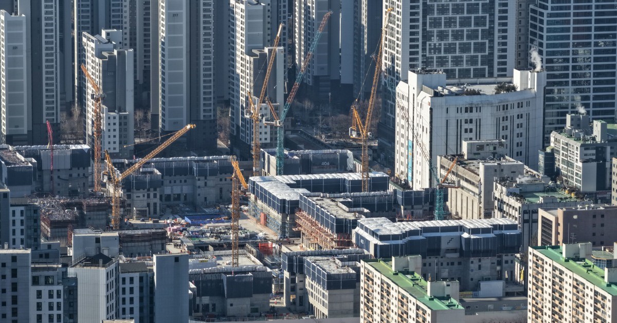 경기도 과천시 과천역 인근 아파트의 모습.  / 연합뉴스