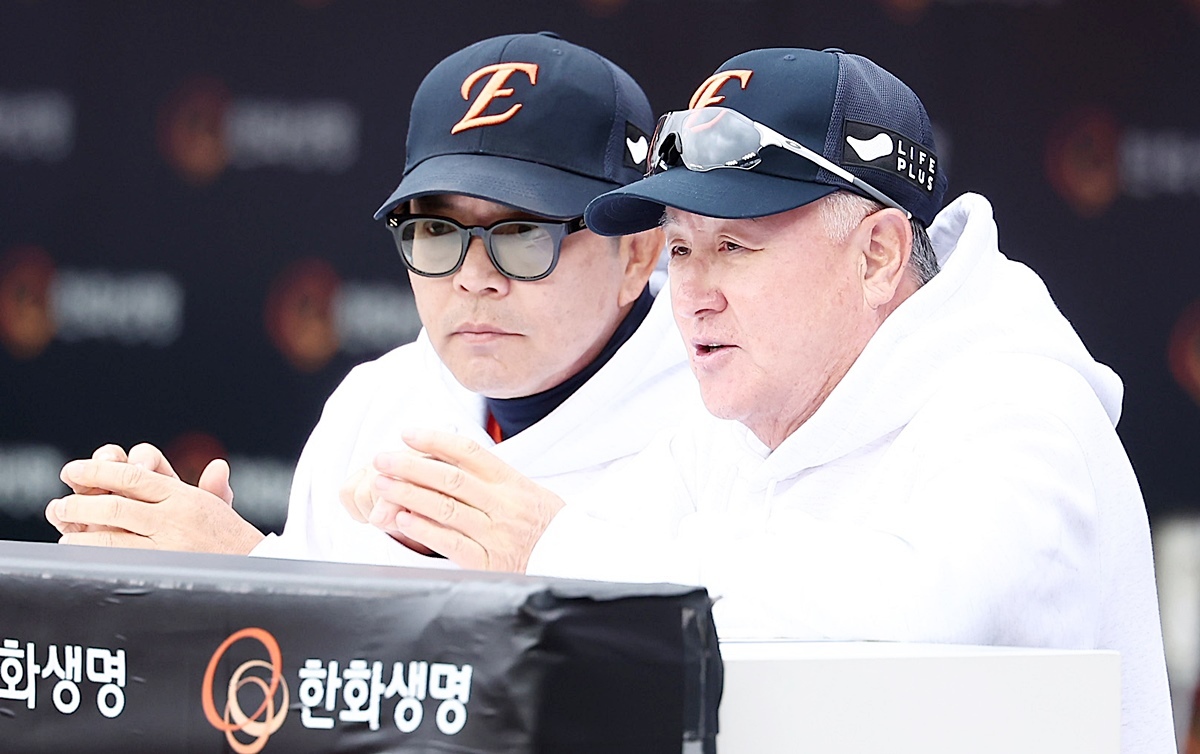 극심한 스트레스…한화 양상문 투수코치, 끝내 '중대 결정' 