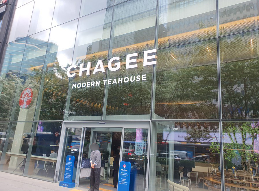 차지(CHAGEE) 강남 플래그십 스토어 입구 사진. / 촬영 = 위키트리