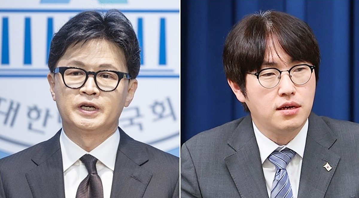 한동훈 전 국민의힘 대표(왼쪽)와 하정우 전 청와대 AI미래기획수석비서관 모습. 기사 이해를 돕기 위한 자료 사진. 하정우 전 수석과 한동훈 전 대표가 SNS에서 설전을 벌였다.     하 전 수석이 보선 출마를 공식화함에 따라 오는 6·3 지방선거와 함께 치러지는 부산 북갑 보궐선거는 한동훈 전 대표, 국민의힘 후보가 겨루는 3자 대결구도로 치러지게 됐다.         / 연합뉴스