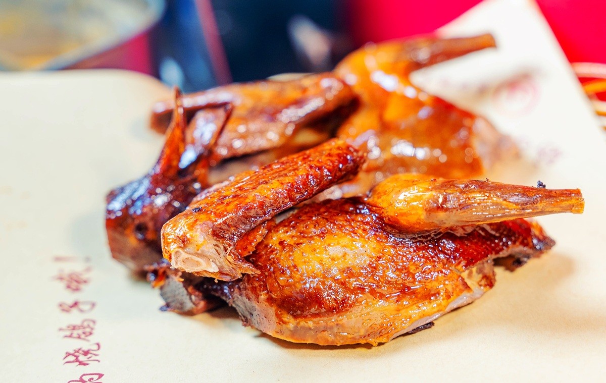 중국 식당에서 내온 비둘기구이 요리. / 픽사베이