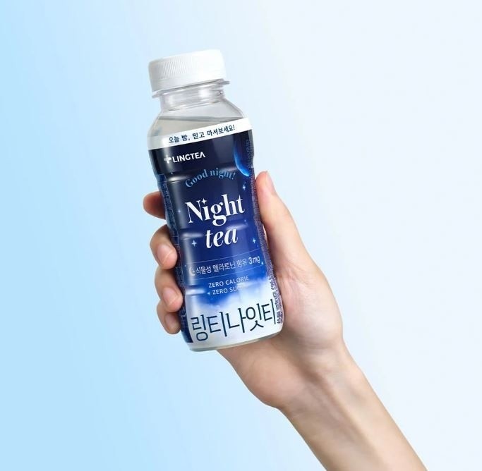 ‘링티 나이트티(Night Tea)’ 제품을 손에 들고 있는 모습. / 링티 공식 홈페이지
