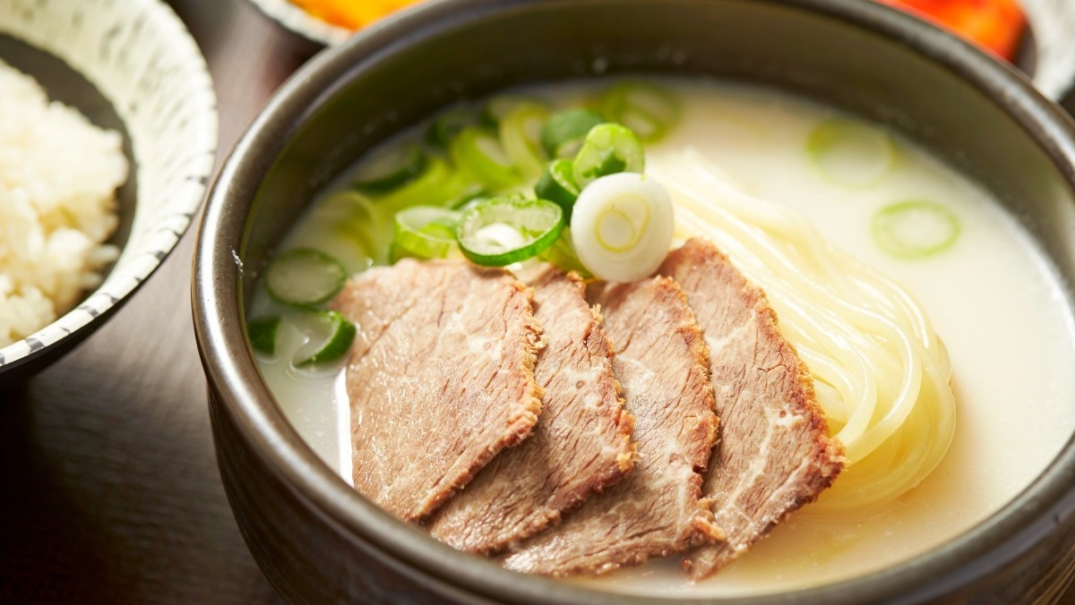 곰탕. / mnimage-shutterstock.com