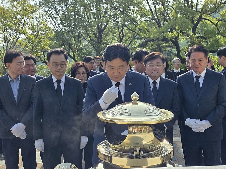 손배찬 파주시장 후보, 현충원서 '필승' 결의…"시민 중심 책임정치 실현"