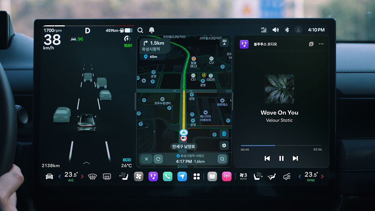 더 뉴 그랜저에 최초로 탑재되는 플레오스 커넥트. / 현대자동차그룹