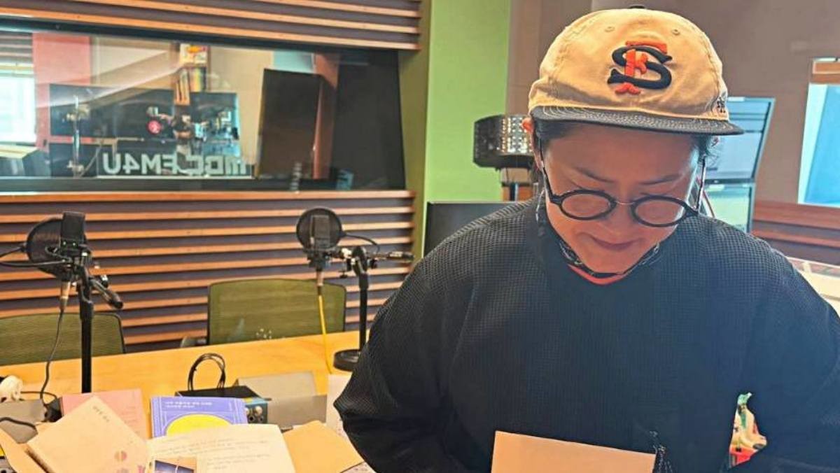 라디오 DJ로 오랜 기간 활동 중인 개그우먼 김신영. / 김신영 인스타그램