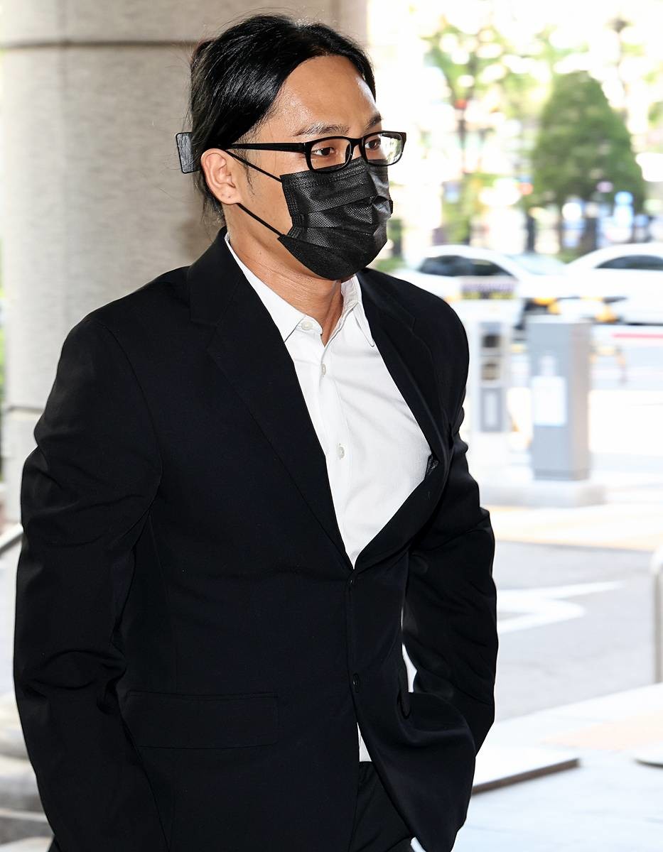 항소심 선고 출석하는 '마약 투약 자수' 식케이 / 뉴스1