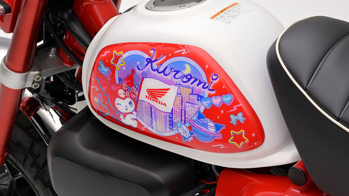 혼다 X 쿠로미 사이드 탱크 패널. / 혼다코리아