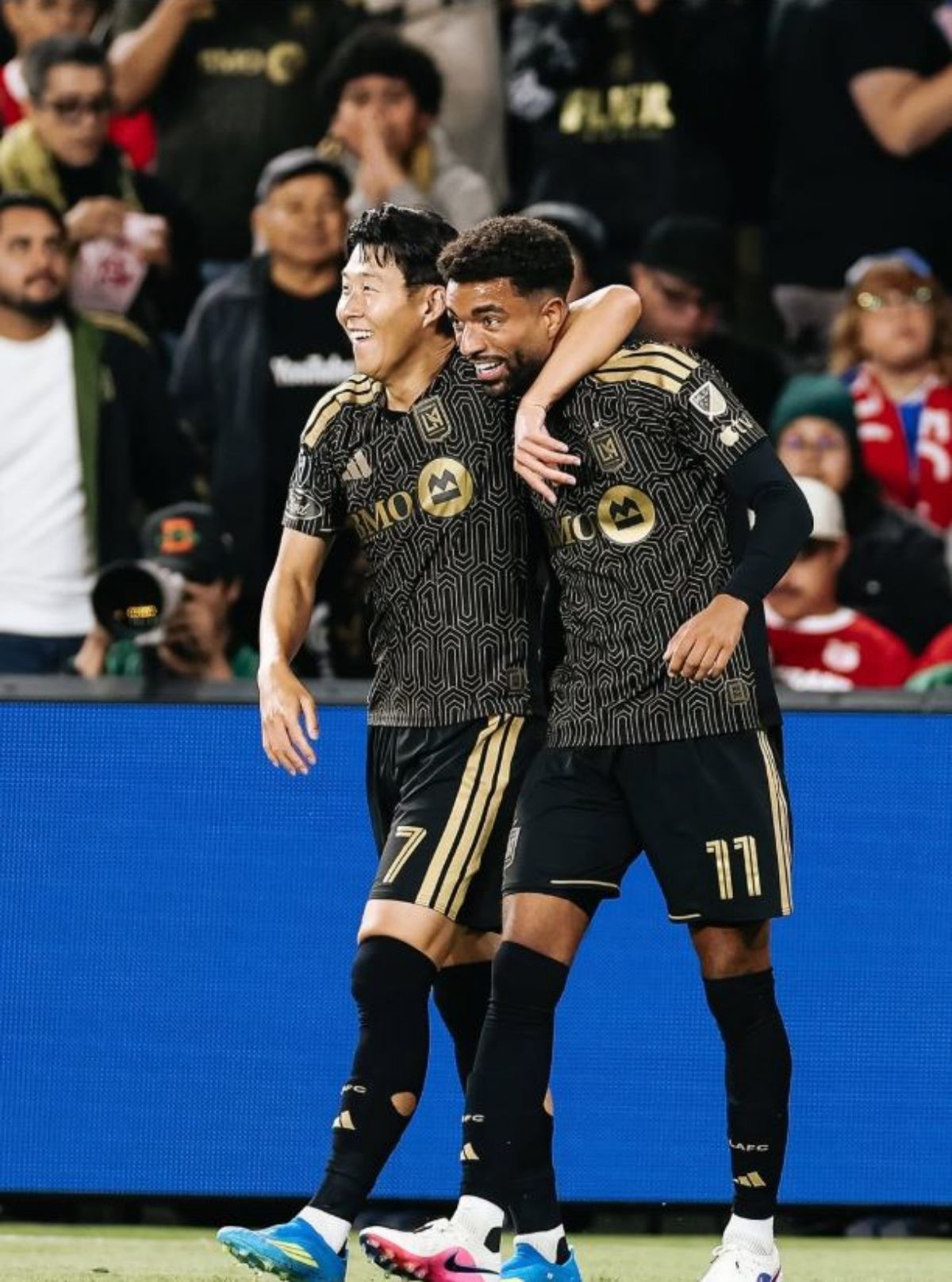 LAFC는 30일 오전 11시 30분(한국 시각) 미국 캘리포니아주 LA의 BMO 스타디움에서 열린 2026 CONCACAF 챔피언스컵 4강 1차전 홈 경기에서 톨루카(멕시코)를 2-1로 꺾었다. / LAFC 인스타그램