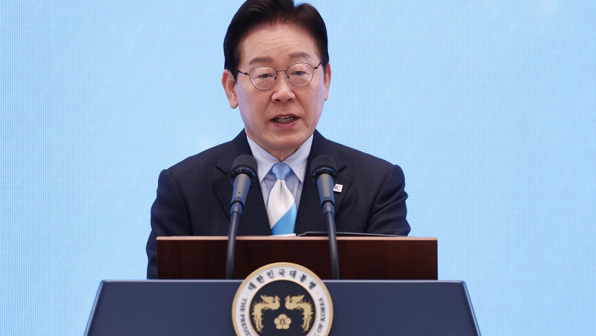 이 대통령 “소년 노동자였고, 그 이름 자랑스러워”…청와대서 첫 노동절 기념식