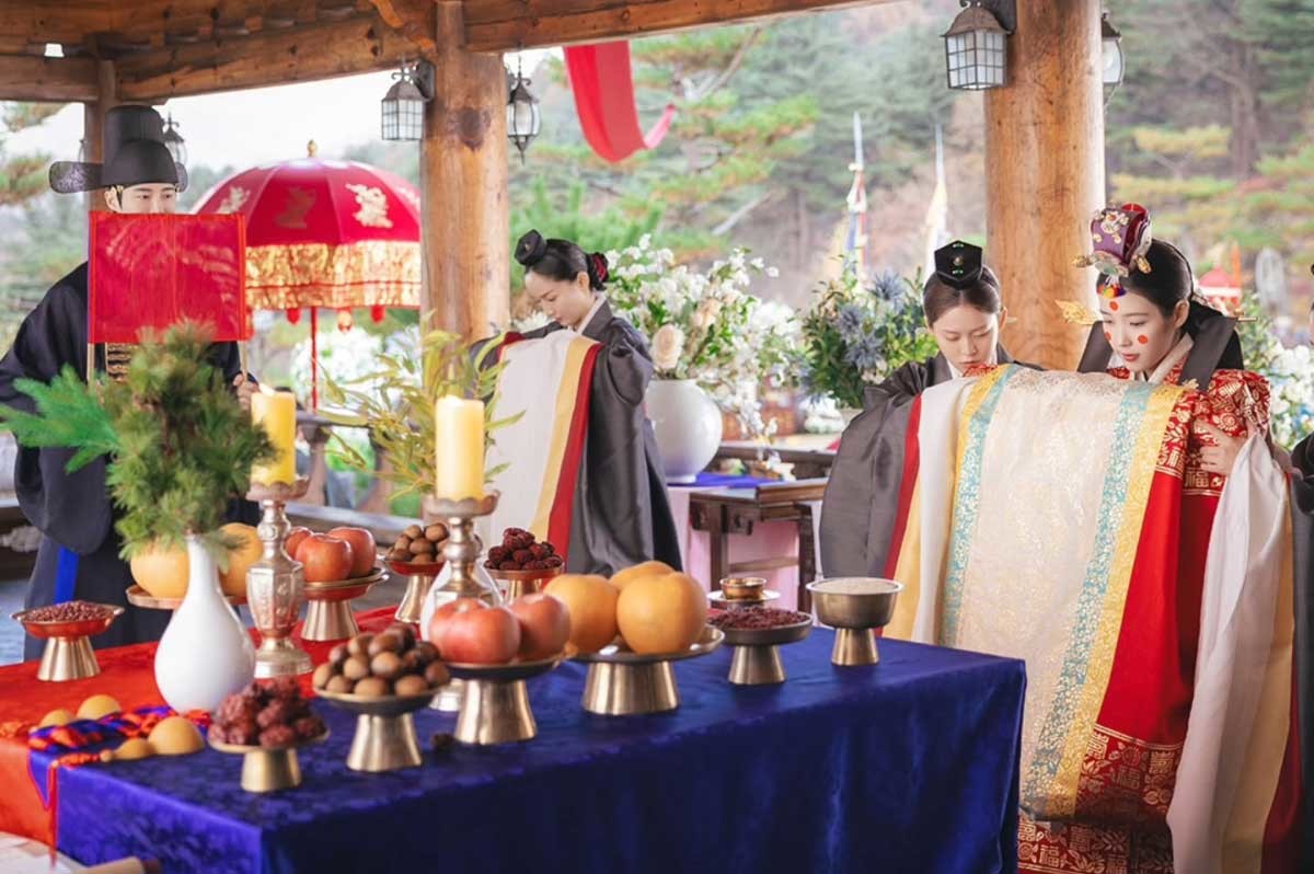 '21세기 대군부인', 혼례를 올리는 아이유. / MBC 드라마 인스타그램
