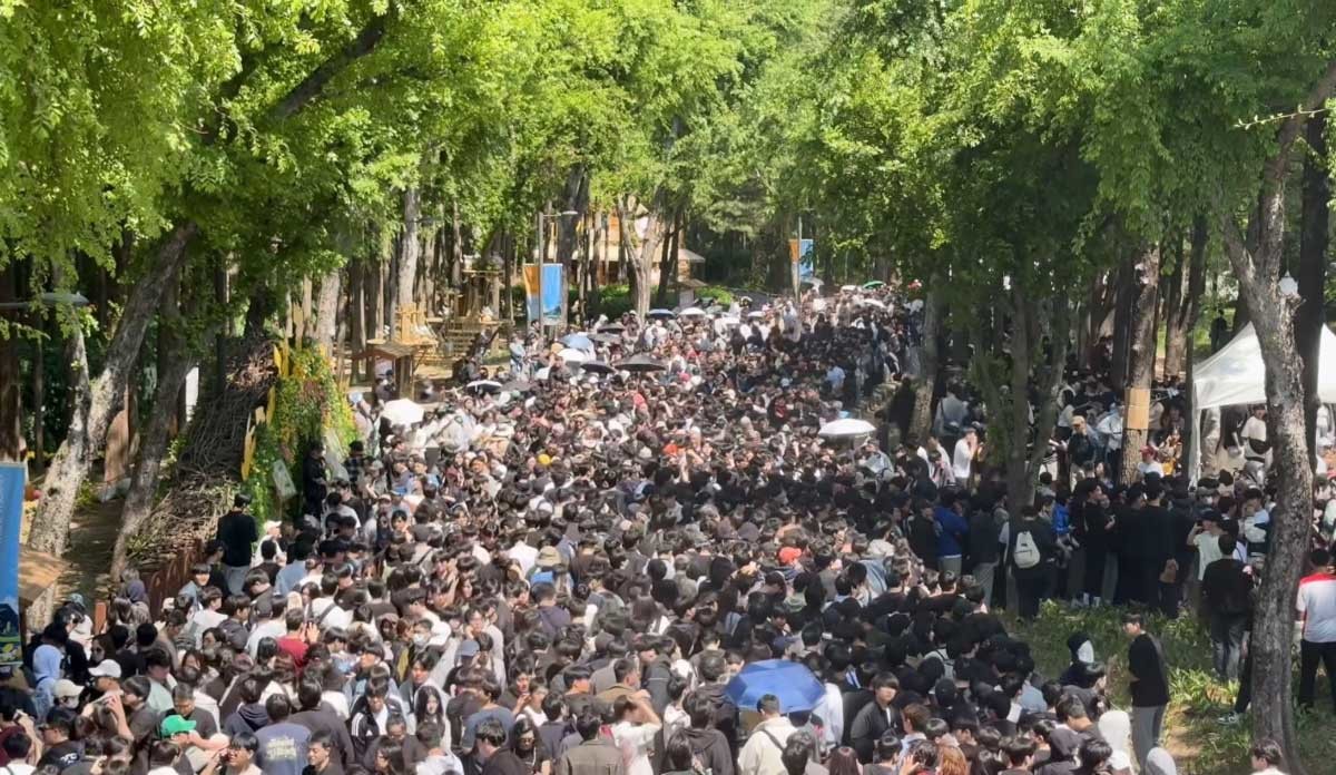 성수동 포켓몬 행사에 밀려든 인파. / 뉴스1