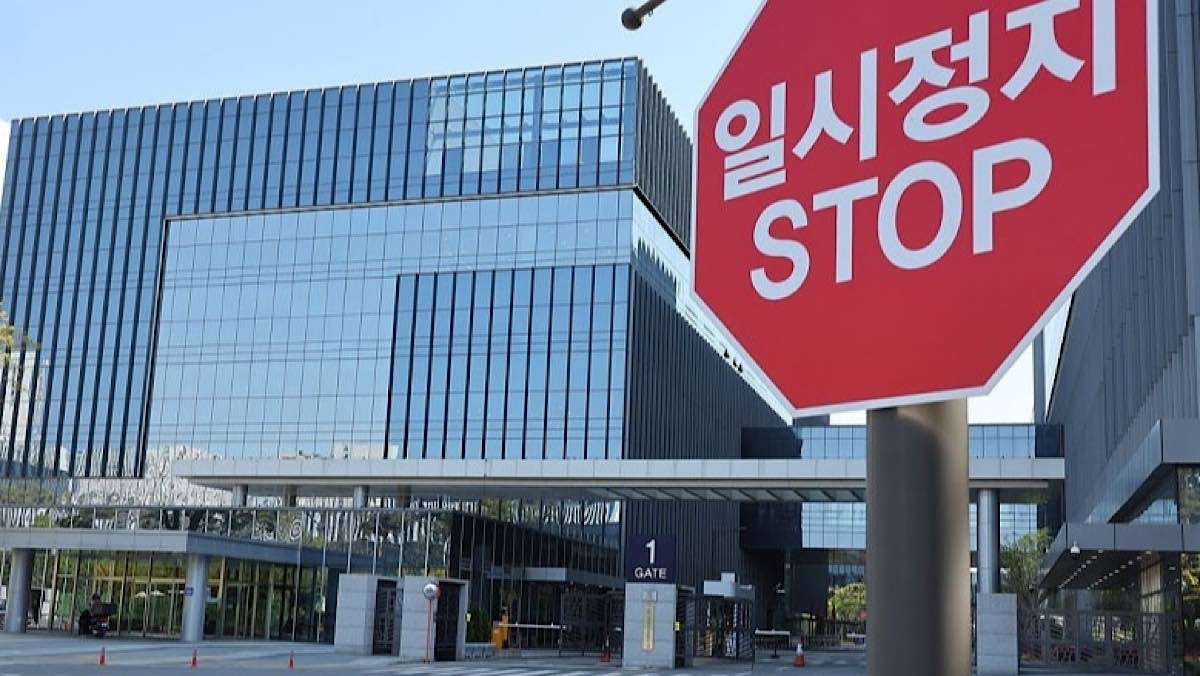 노동조합 전면 파업 첫째 날인 지난 1일 오전 인천 연수구 삼성바이오로직스 공장에 적막감이 흐르고 있다. / 연합뉴스