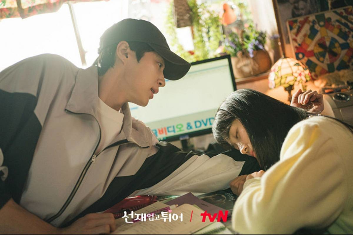 넷플릭스서 다시 흥행 신화 쓸까 / tvN