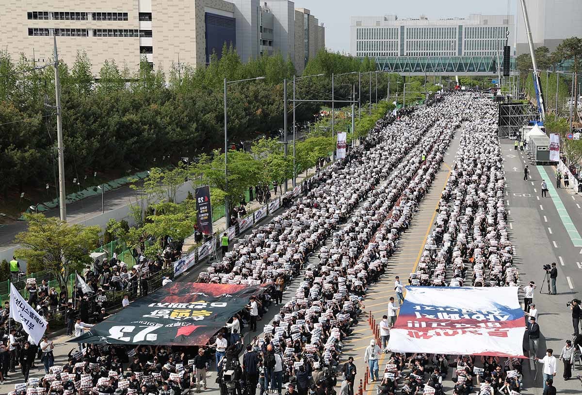 '45조 성과급 요구' 삼성전자 노조... 취약층 기부 취소 잇따라