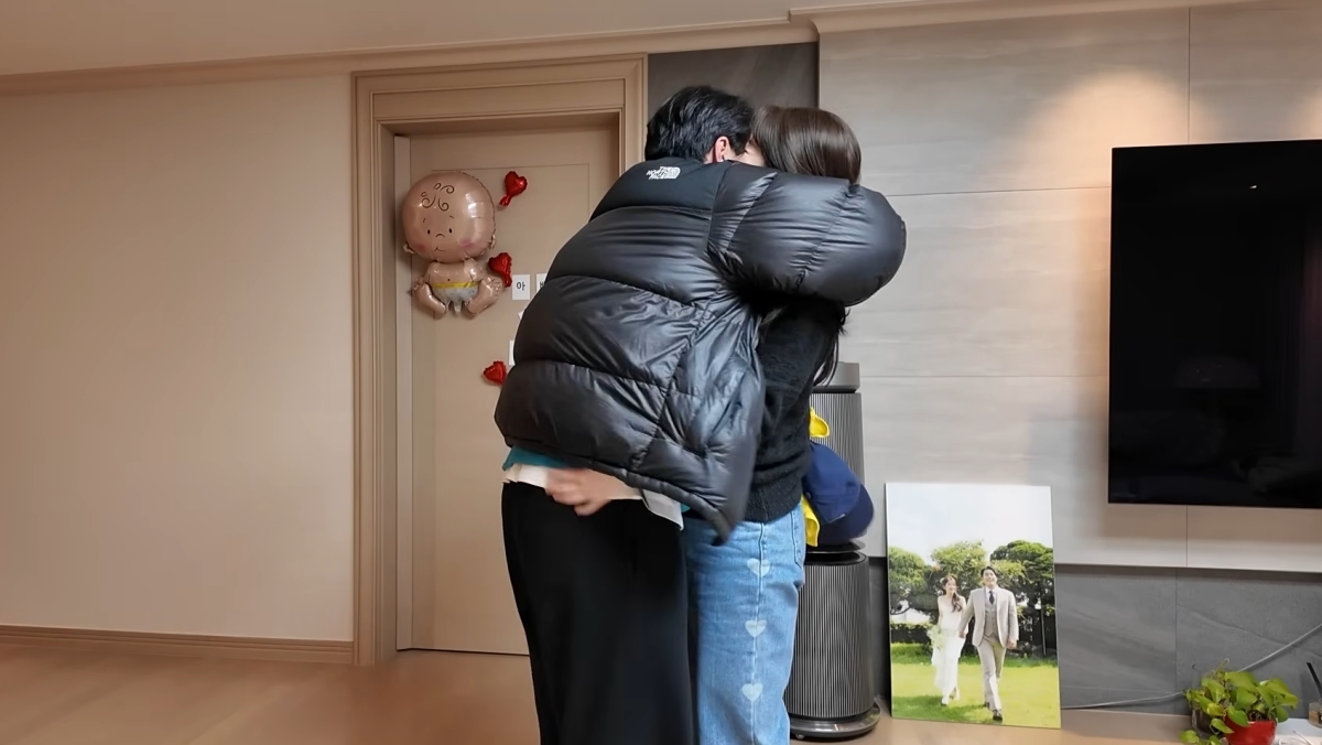 결혼 2년 만에 부모 됐다…유산 아픔 딛고 '임신 17주 차' 경사 밝힌 연예인 부부