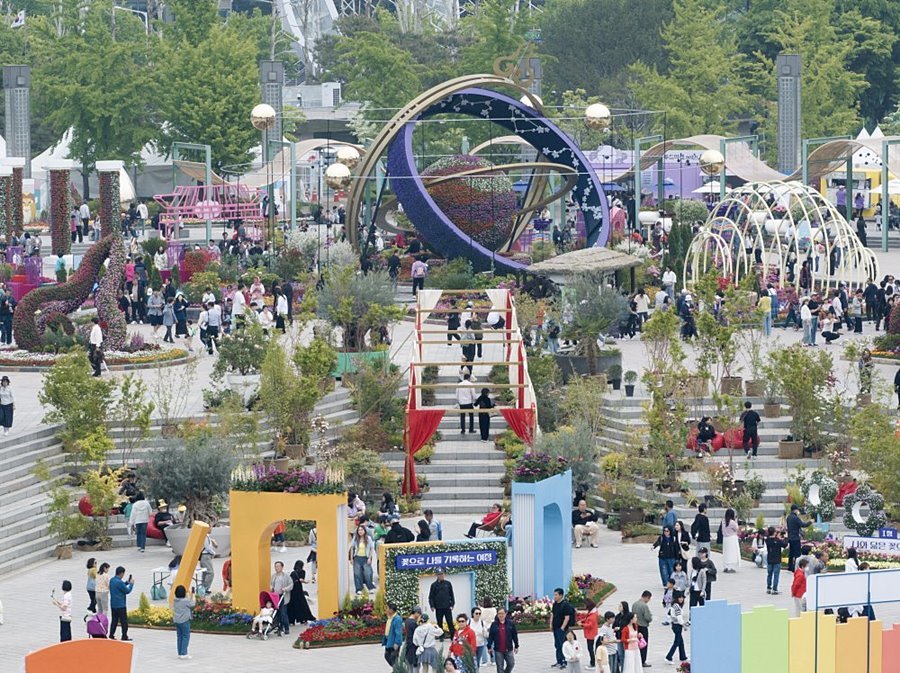 "꽃향기에 젖은 연휴" 2026고양국제꽃박람회, 관람객 20만 돌파 '기염'